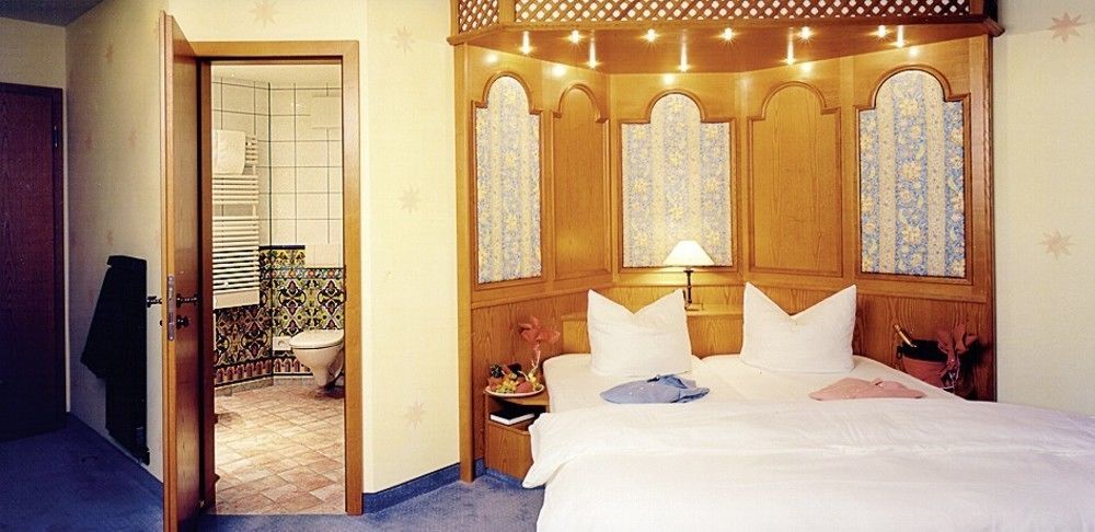 Hotel Spanischer Hof Gröditz Exteriör bild